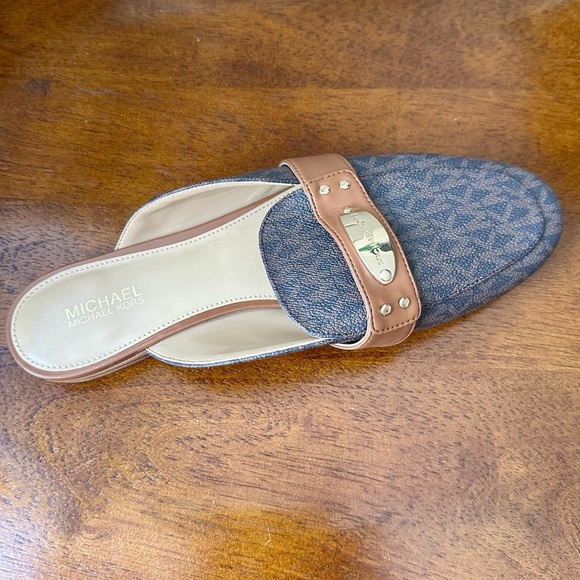 Michael Kors Brown Leather Mules with Minimalist Design - Picture 3 of 6